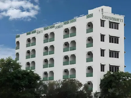 Chomdao Hotel Отели рядом с достопримечательностью «moonlight Beach»