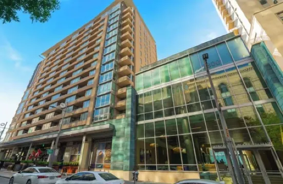 Modern Downtown Dallas City View High-Rise, Free Parking, Balcony, Pool, Gym