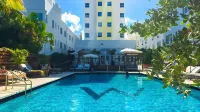 Marseilles Beachfront Hotel - 3-Star