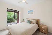 Sea Breeze - Spacious home with lovely ocean views - 4-Star