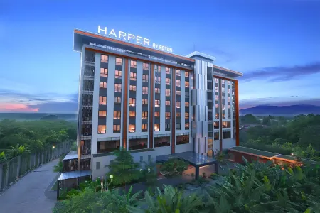 Harper Purwakarta by Aston