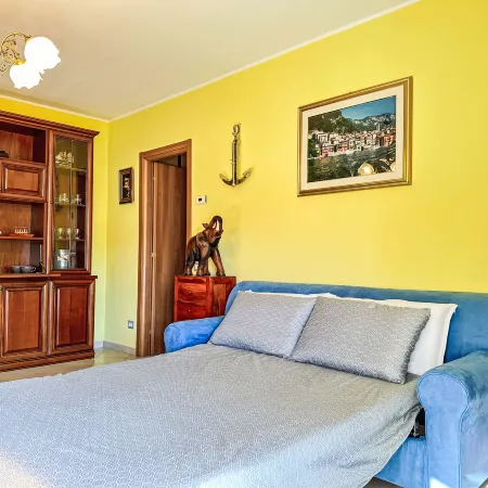 Miralago Guest House
