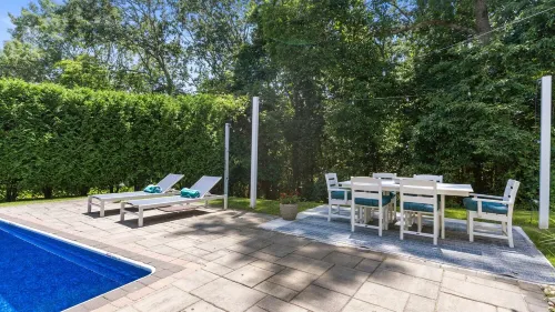 Modern coastal retreat w/ pool,  close to beaches and golf courses.