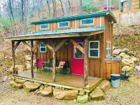 Discover Serenity at TinyFox Cabin: Your Perfect Getaway Surrounded by Nature