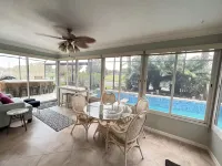 TikiTiki Lake Sumter, private pool, hot tub, game room, outdoor kitchen&tiki bar