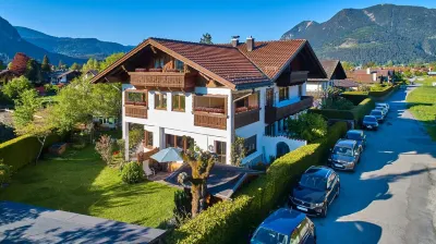 Individual 40 sqm attic apartment with open roof truss and balcony access Hotels in der Nähe von Stuibensee