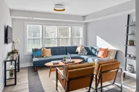 Renovated Suite in Berwyn/Riverside