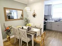 Detached Bungalow Home Prime location Close to DT Pasadena King Size -Bed! 29