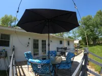 Cozy home near Lake Guntersville, w/ boat parking