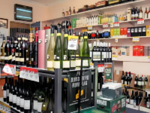 Regatta Point Tavern & Holiday Villas Hotels in Strahan