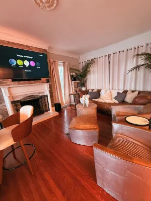 RiverView Retreat – Where Classic Charm Meets Coastal Comfort Hotels in Fall River