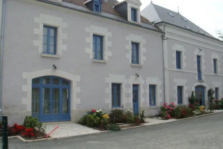 Moulin du val Orquaire cottage 8 people in Bléré in Touraine 4 km Chenonceaux