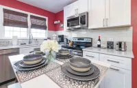 Cozy Retreat Close to Downtown + Parking