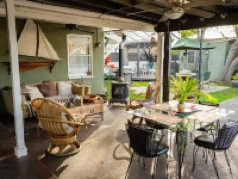 Bright Comfortable Home in Van Nuys Hotels in Van Nuys