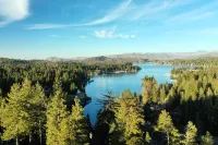 Cozy 4-bedroom lakefront house in nestled in the trees in Lake Arrowhead!