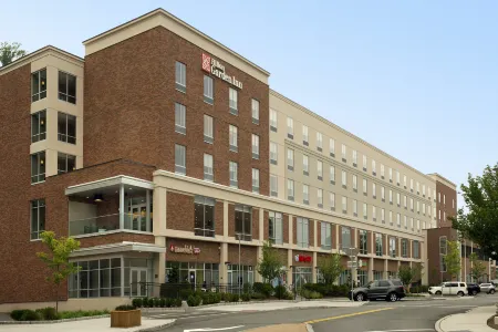 Hilton Garden Inn Westchester Dobbs Ferry Отели рядом с достопримечательностью «The Masters School»