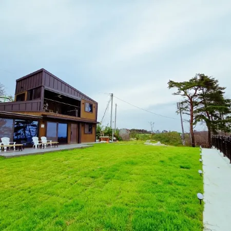 Gangneung Gyeongpo Cabin Pension Отели рядом с достопримечательностью «Фантазийный музей чашек»