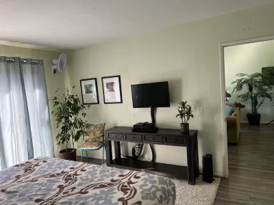 Relaxing 2 bedrooms in the Desert - Country Club Hotel in zona Palm Desert Palms