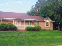 Spacious 4-bedroom house in fantastic Grandville with WiFi, AC Hotels in der Nähe von Kohl's
