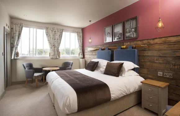 牧羊人尼姆輪船與貿易酒店