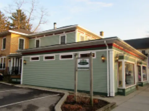 Hidden Garden Cottages & Suites Hotels in Saugatuck