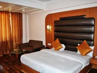 Hotel Natraj International Hotels in Patnitop