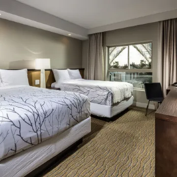 Hotel Aventura Отели рядом с достопримечательностью «Концертный зал Shrine Auditorium»
