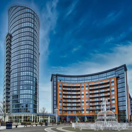 Gunwharf Quays Apartments Отели рядом с достопримечательностью «Порт Солент»