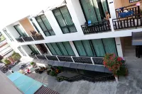 Kata Beachwalk Hotel and Bungalows Hotel in zona Phuket Surfing - Nautilus Dive & Surf