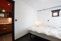 Luxury Villa with Pool 라 호슈-엉-아흐덴느 호텔