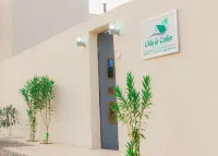 Villa la Vallee Hotels in Бакель