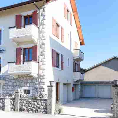 Hotel Les Z'hirondelles Hotel Exterior