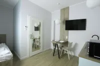 Rentoom Apartamenty Łazienna 9 Отели в г. 