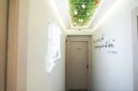 Napolitano Rooms (Central Station)