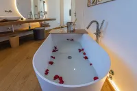 La Ermita Suites - Único Hotel Monumento de Córdoba - Hot Springs
