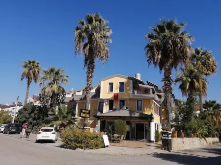 Hotel Barlas Fethiye Отели рядом с достопримечательностью «Calis Beach Bird Sanctuary»