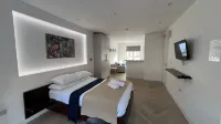 Luxurious London Studios Các khách sạn gần Harrow School