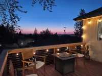 Modern Home with Game Room, Private Yard, Panoramic Views, 5B Sleeps 8+