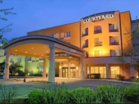Courtyard by Marriott Salisbury ソールズベリーのホテル