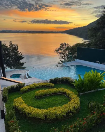 G Boutique Hotel at San Andres Peten Отели в г. Сан Андрес