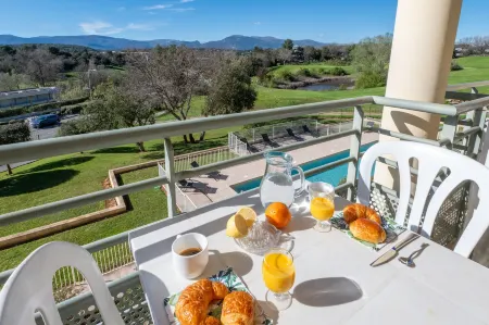 Nemea Appart Hotel Green Side Biot Sophia Antipolis Отели рядом с достопримечательностью «Fernand-Léger National Museum»