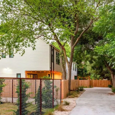 Stylish Clubhouse Retreat w Hot Tub Near Downtown