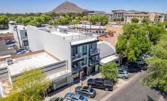 LUX City View Studio Old Town Gym Balcony