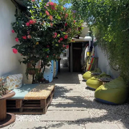 The Cafecito Surf School & Guesthouse