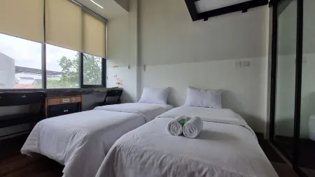 Guest House 555 NKI Отели рядом с достопримечательностью «PN»