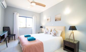 99B Hibiscus Monte Dourado