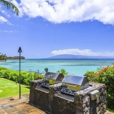 Kuleana 405 Oceanfront 1Bedroom 1 Condo by RedAwning