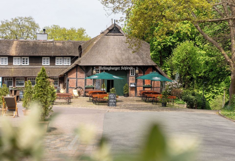 Kleinhuis Hotel Mellingburger Schleuse - Housity