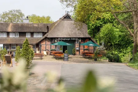 Kleinhuis Hotel Mellingburger Schleuse Отели рядом с достопримечательностью «EGC Escape Game Center Ahrensburg»