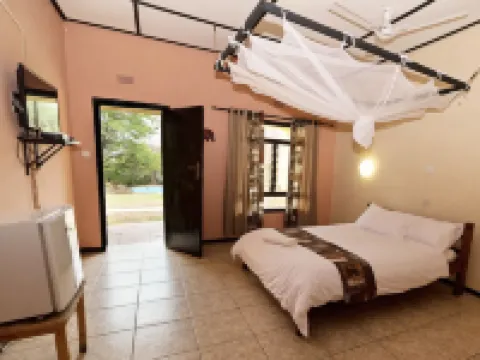 Safari Beach Lodge Hotels in Salima